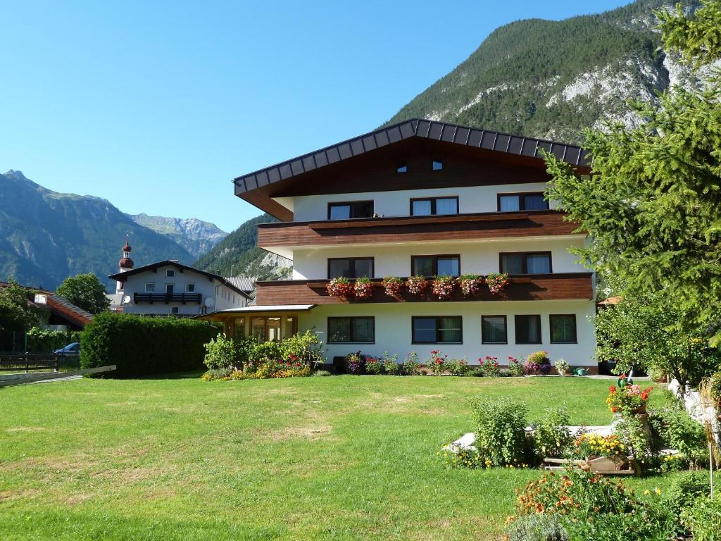 Gastehaus Frischhut Hotel Nassereith Eksteriør billede