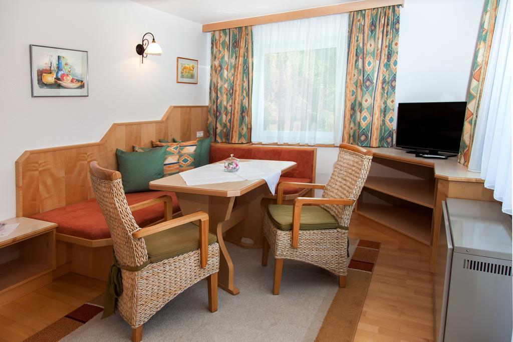 Gastehaus Frischhut Hotel Nassereith Eksteriør billede